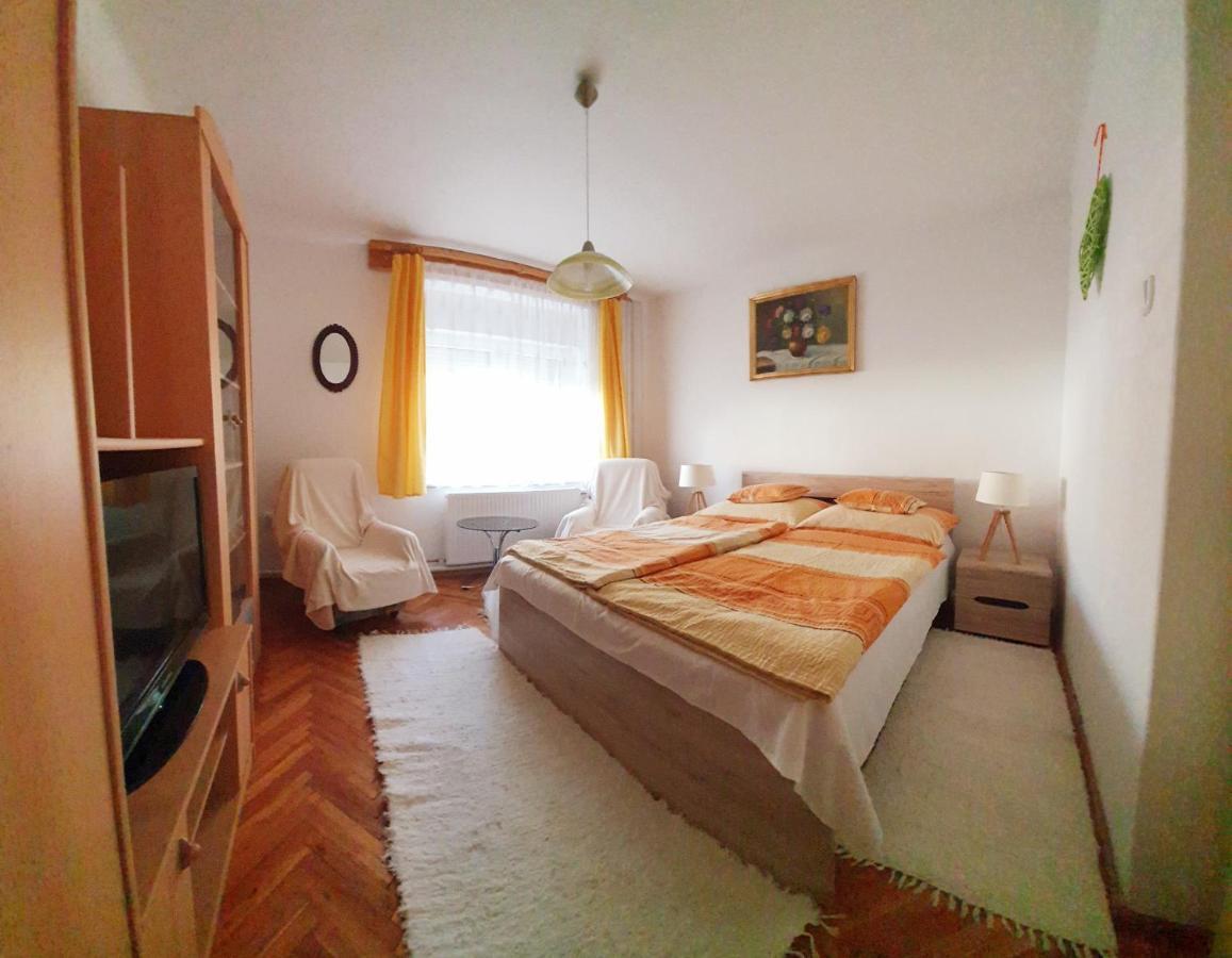 Anna Apartman เฮวิซ ภายนอก รูปภาพ